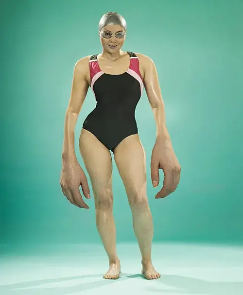 female-swimmer-with-large-hands.webp