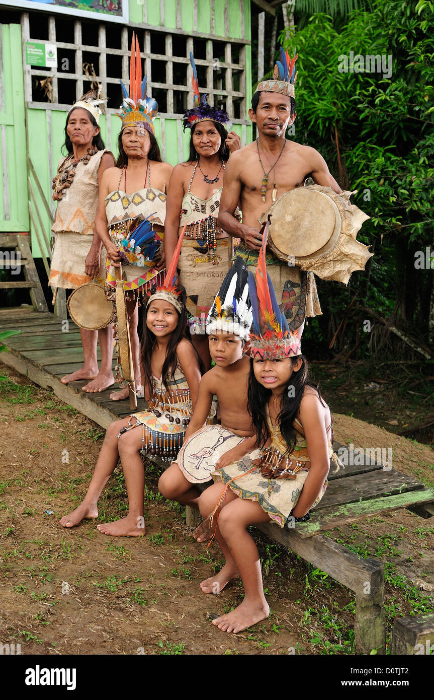natives-indians-amazon-indian-tribe-indiginous-ticuna-indian-village-D0TJT2.jpg