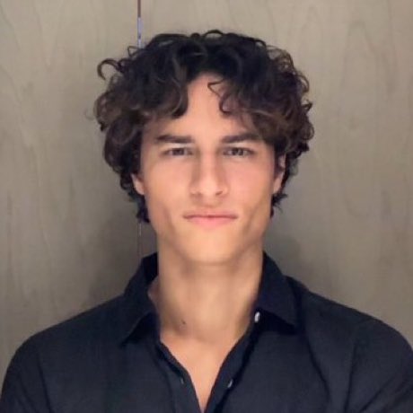 If the asymmetry on your selfies haunts you.. I've been there. Chewing on  one side hoping the other will fix itself makes the case worse. This is  what works: -Myofunctional Therapy -Fascia