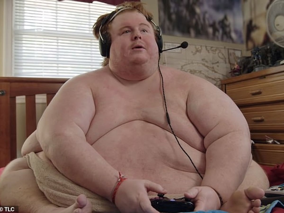 50st man, 34, who spends all day playing video games naked vows 'I'll eat  till I die' - Mirror Online