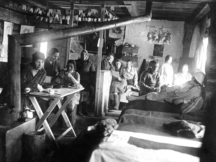 womenbarracks_detail.jpg