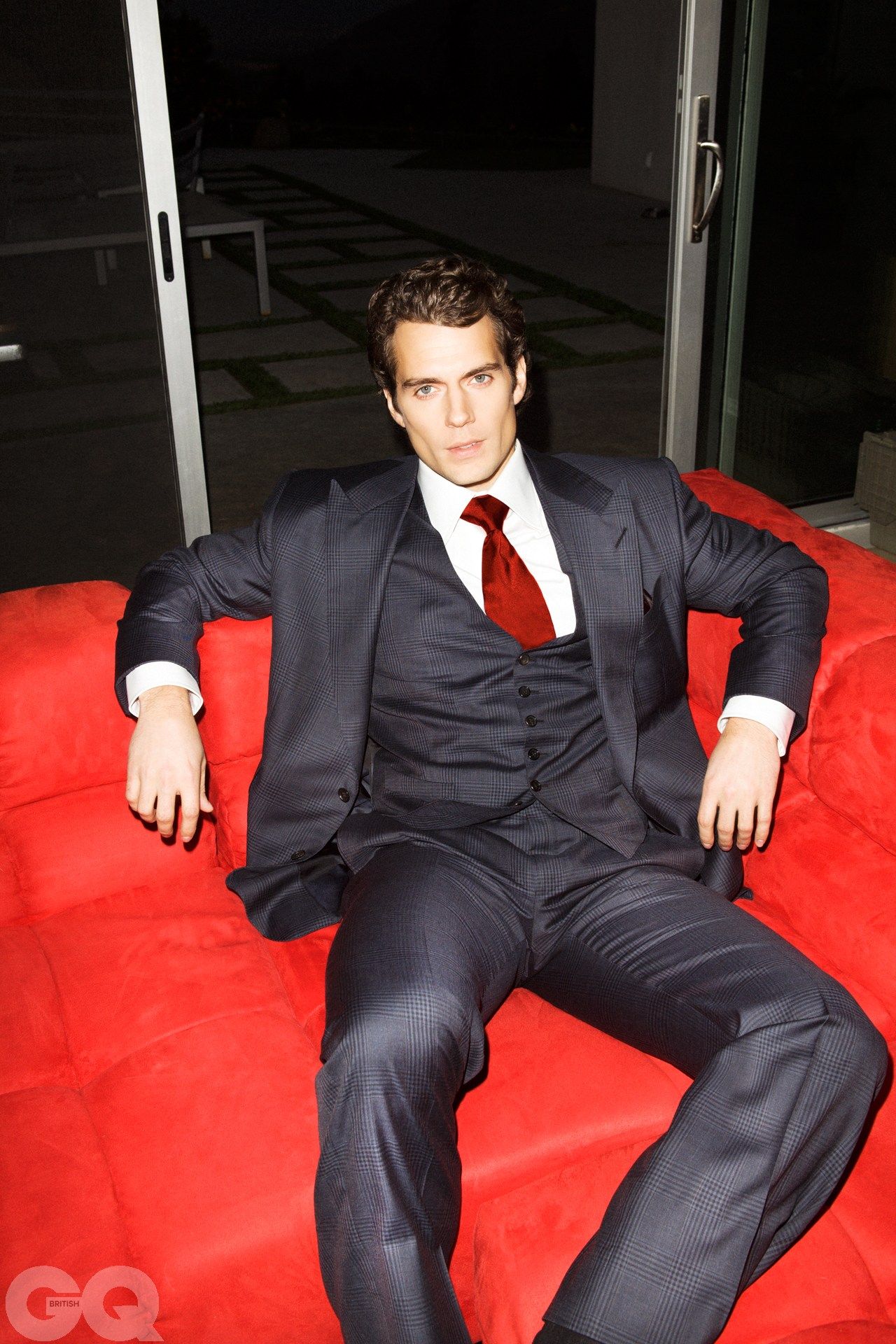 HenryCavill01-GQ_26Apr13_pr_b.jpg