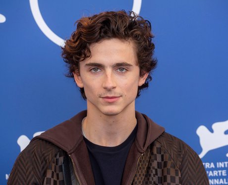 where-does-timothe-chalamet-live-1631563301-view-1.jpg