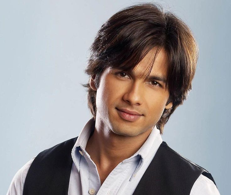 Shahid Kapoor Lengthy Coiffure | Bollywood actors, Shahid kapoor, Hairstyle