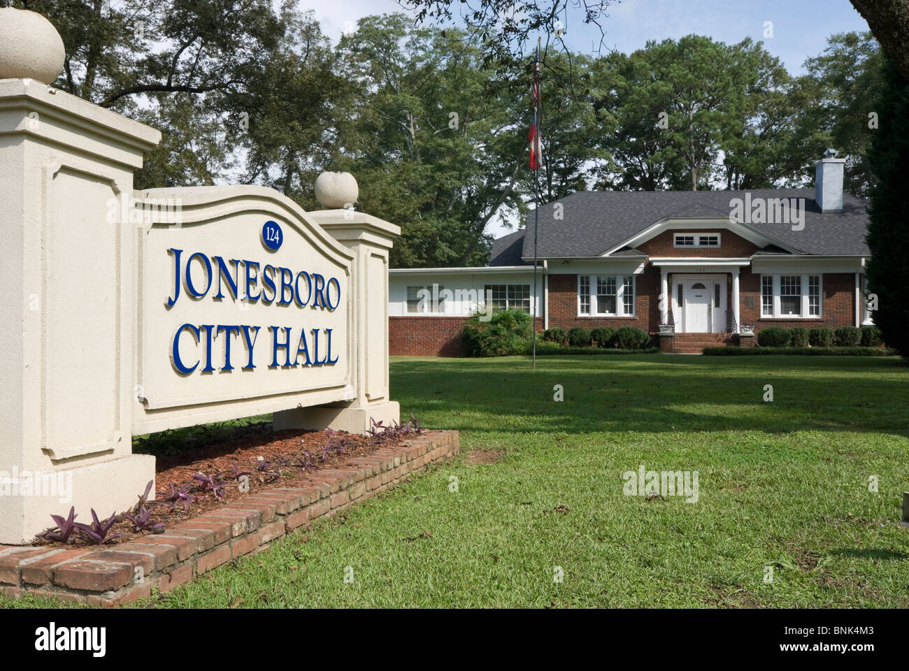 the-jonesboro-city-hall-georgia-usa-BNK4M3.jpg