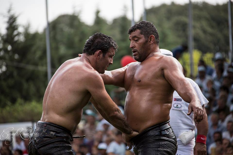 Ⓙ︎Ⓔ︎Ⓢ︎Ⓢ︎Ⓔ︎ 💜 على تويتر: "who cares about football when Turkish oil  wrestling exists and is clearly the superior sport… "