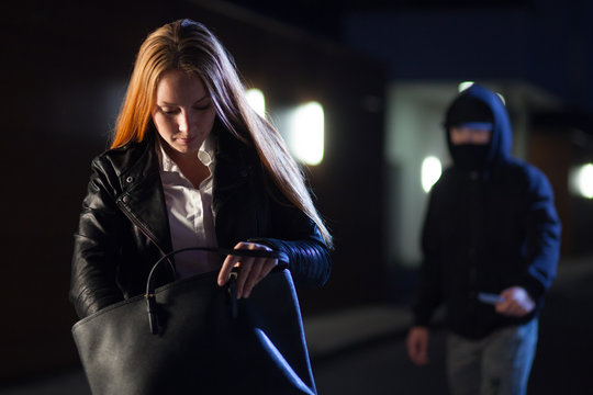360_F_165060030_lwU2Ylv0qlNwPekEZ9OR13AYAqTkNcuy.jpg