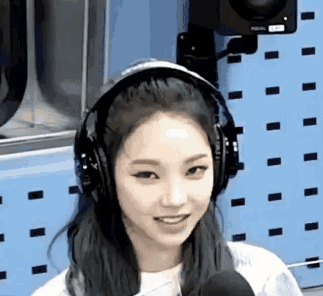 karina-shrug.gif