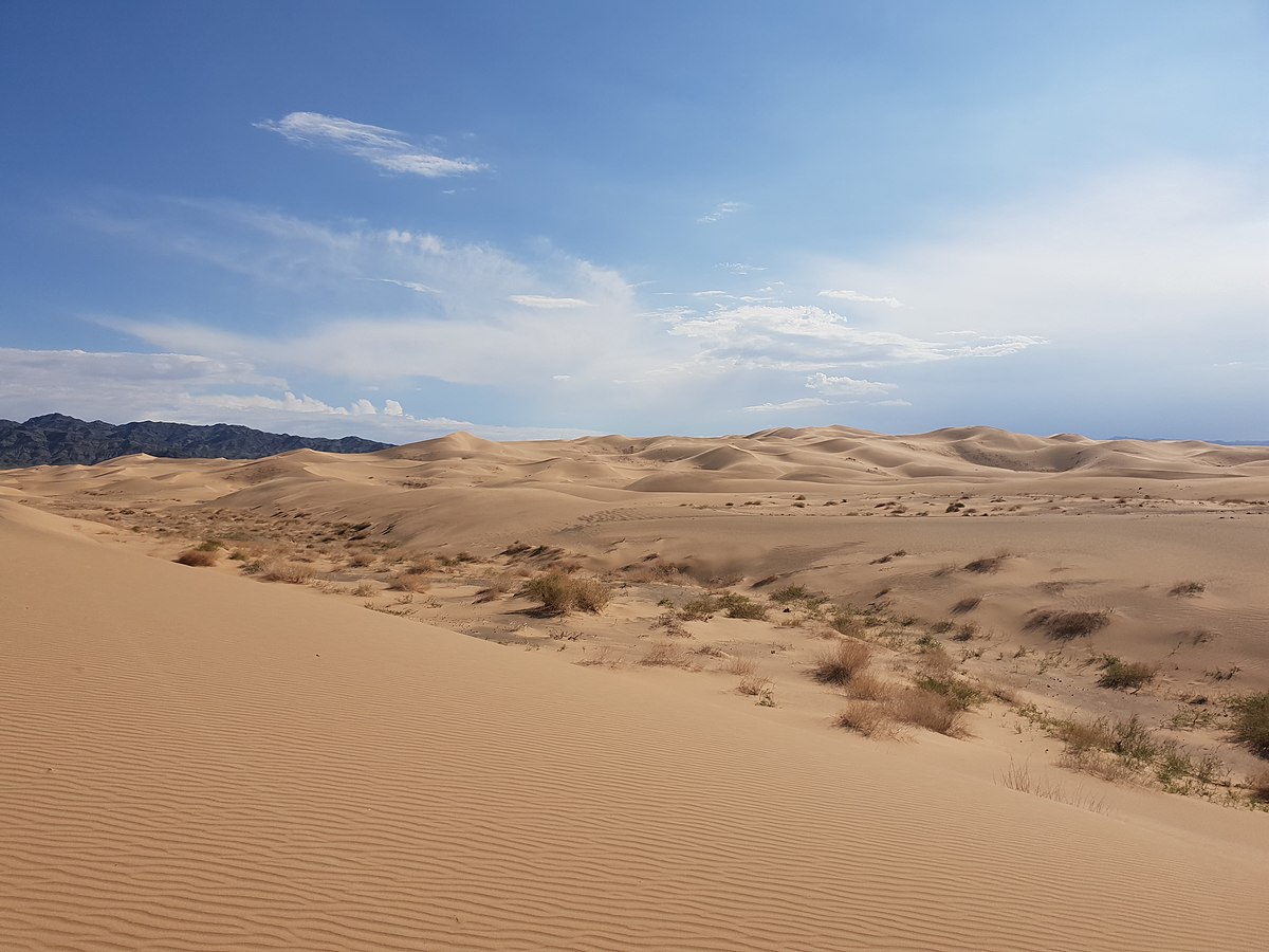 1200px-Gobi_Desert_dunes.jpg