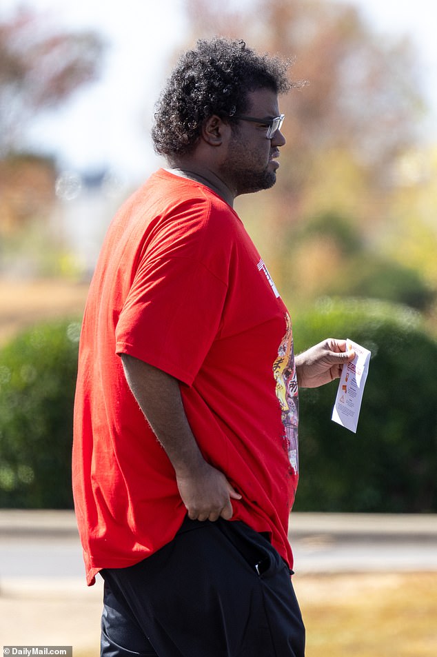 Suicide site founder Lamarcus Small cowers in car in Alabama when ...