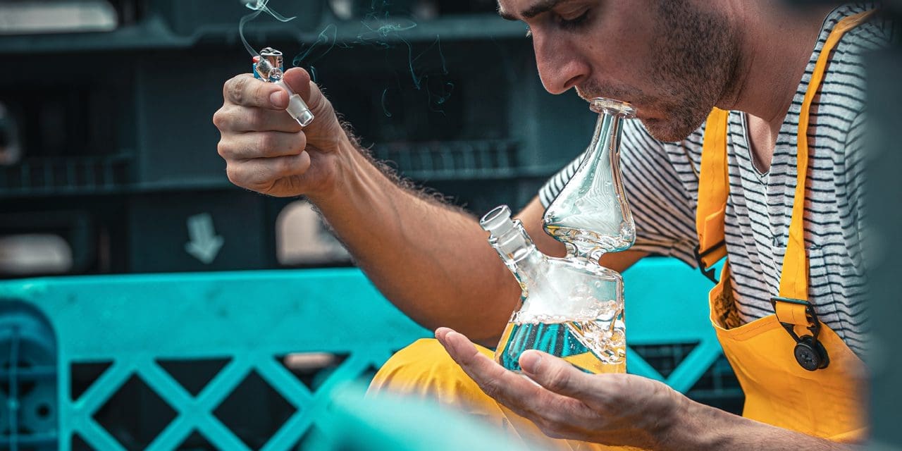 Blog_how-do-bongs-work.jpg