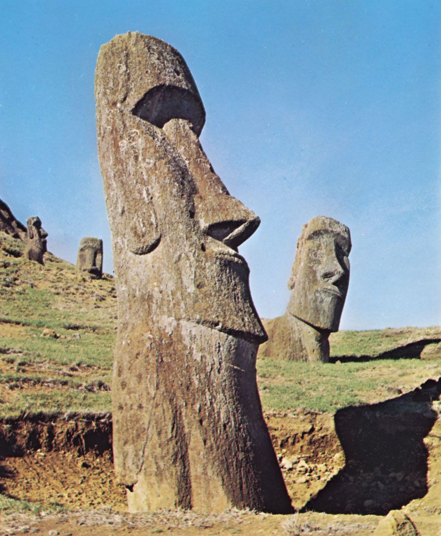 Sculptures-volcanic-rock-Easter-Island.jpg
