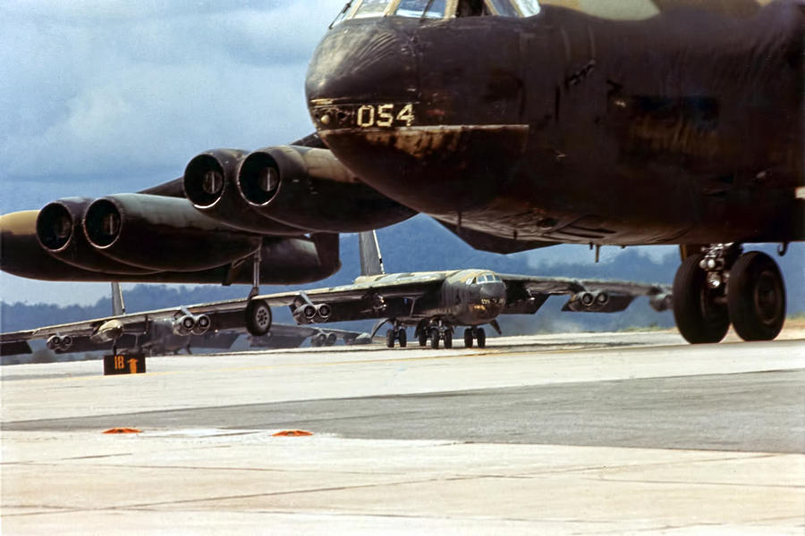 B-52_U_Tapao.jpg