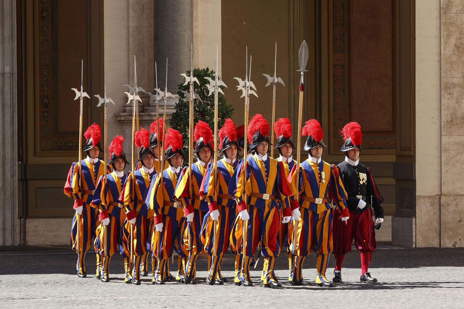 220901-swiss-guard-ew-1257p-c3a665.jpg