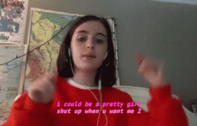 clairo-pretty.gif