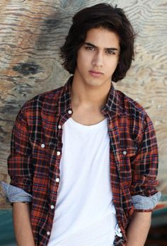 85a10baa05d5f28837b99cff8e7d1c11--boy-pictures-gorgeous-men.jpg
