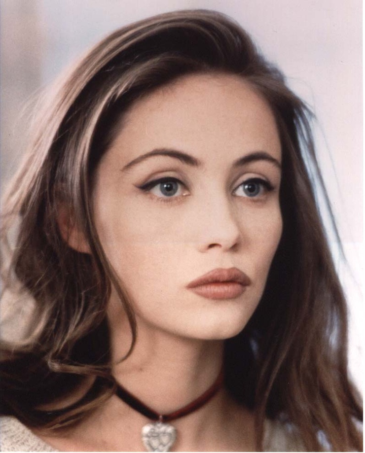 740full-emmanuelle-b%C3%A9art.jpg