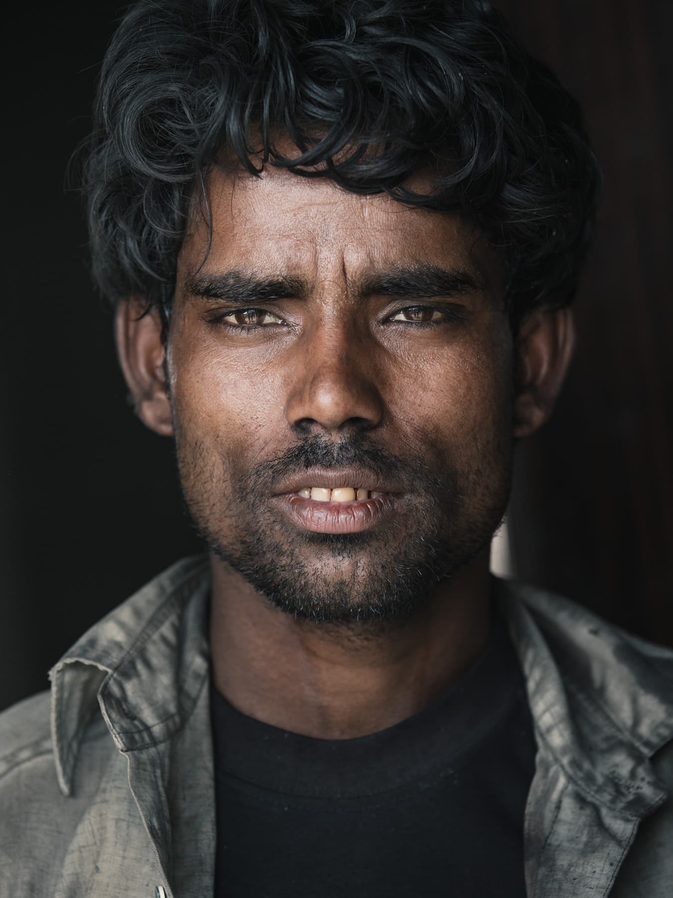 Air-Shots_India_Varanasi_Coal_Truck_Driver_Portrait_DX_0806-1800px_3x4_Gerry_Pacher.jpg