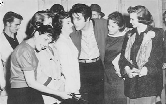 Elvis-Presley-Live-at-Memorial-Auditorium-Buffalo-NY-April-1-1957-11.jpg