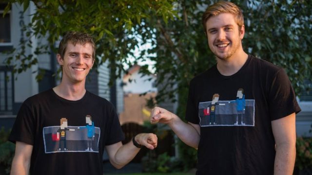 Why popular YouTubers are building their own sites - BBC News