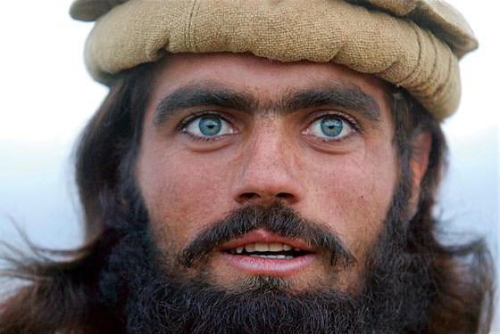 Ethnic Pashtun warrior with blue eyes from Afghanistan : r/HumanPorn