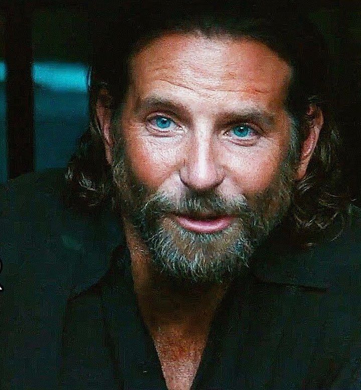 Just wanted to take another look at you🖤 #BradleyCooper #JacksonMaine  #JackMaine #LadyGaga #Ally #AStarIsBorn #AStarIs… | A star is born, Bradley  cooper, Bradley