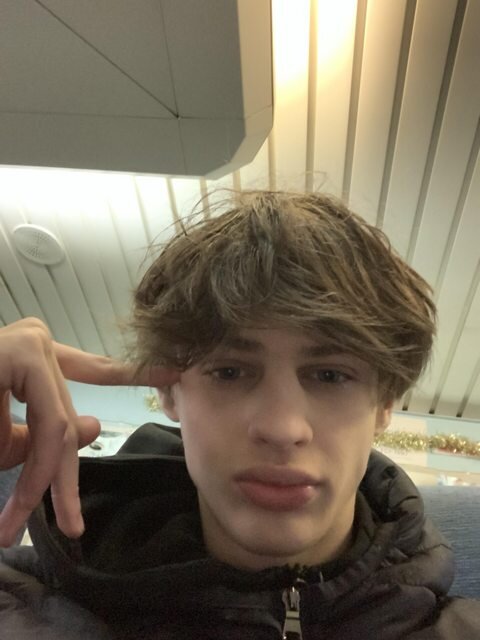 3361852_prettyboyy2.jpg