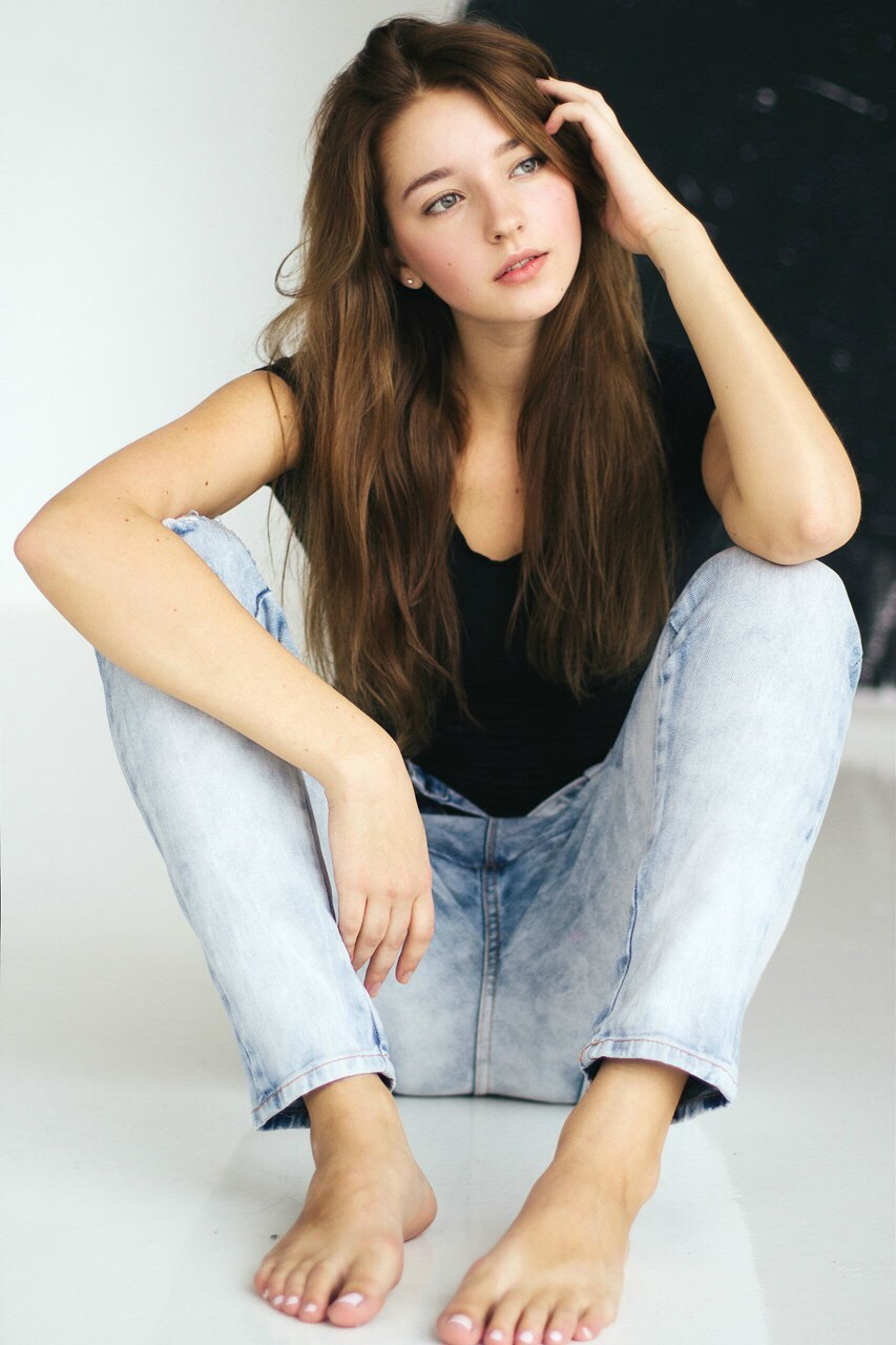 Angelina-Danilova-Feet-4458724.jpg