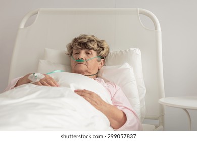 terminally-ill-older-woman-dying-260nw-299057837.jpg