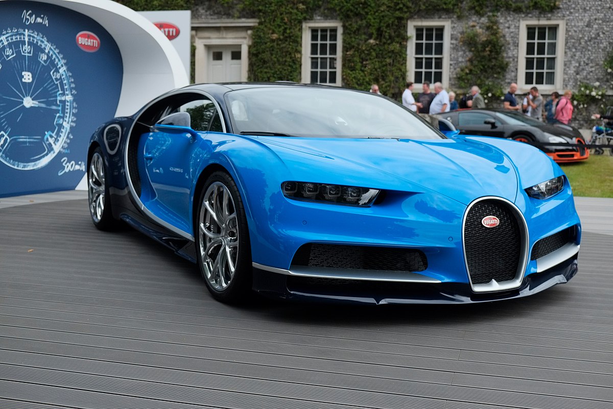 1200px-Bugatti_Chiron_%2836559710091%29.jpg