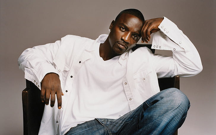 male-singer-akon-wallpaper-preview.jpg