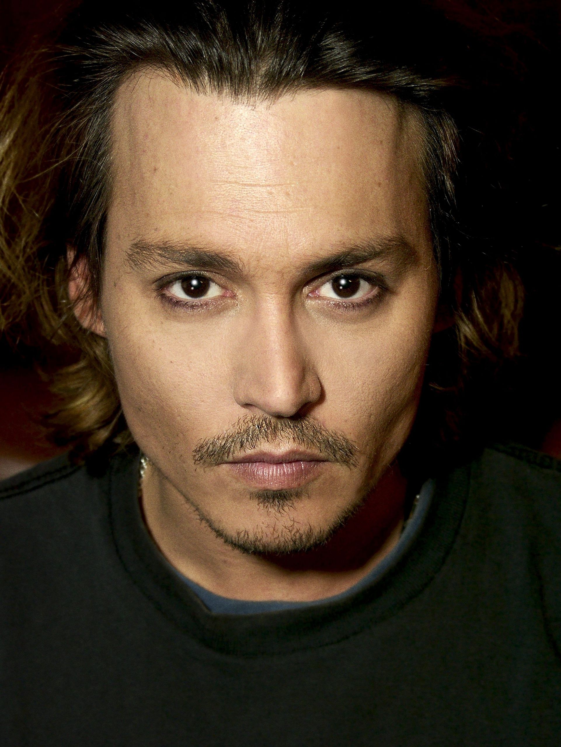 Photoshoot-2003-johnny-depp-5792574-1922-2560.jpg