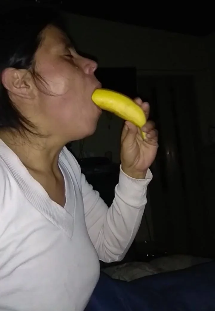 Deepthroat banana training slave - ThisVid.com