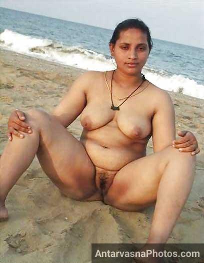 beach-par-desi-aunty-ki-chut-khuli.jpg