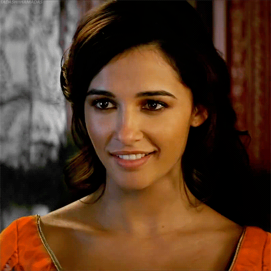 Image result for naomi scott smiling gif aladdin