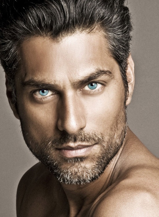 Moose Ali-Khan photoshopped to blue. Awesome!!