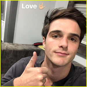 3989910_jacob-elordi-social-media-break.jpg