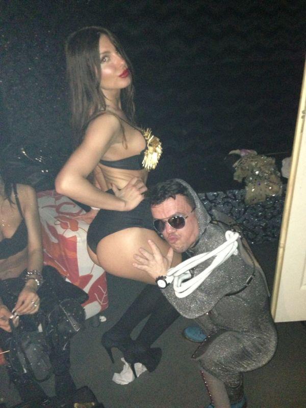 dwarf-and-hot-girl.jpg