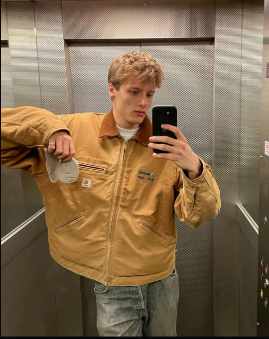 2693649_image0.png