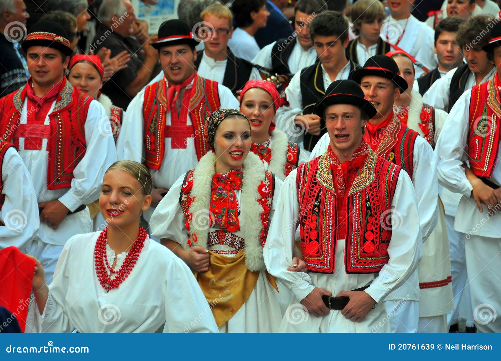 croatian-dance-group-20761639.jpg