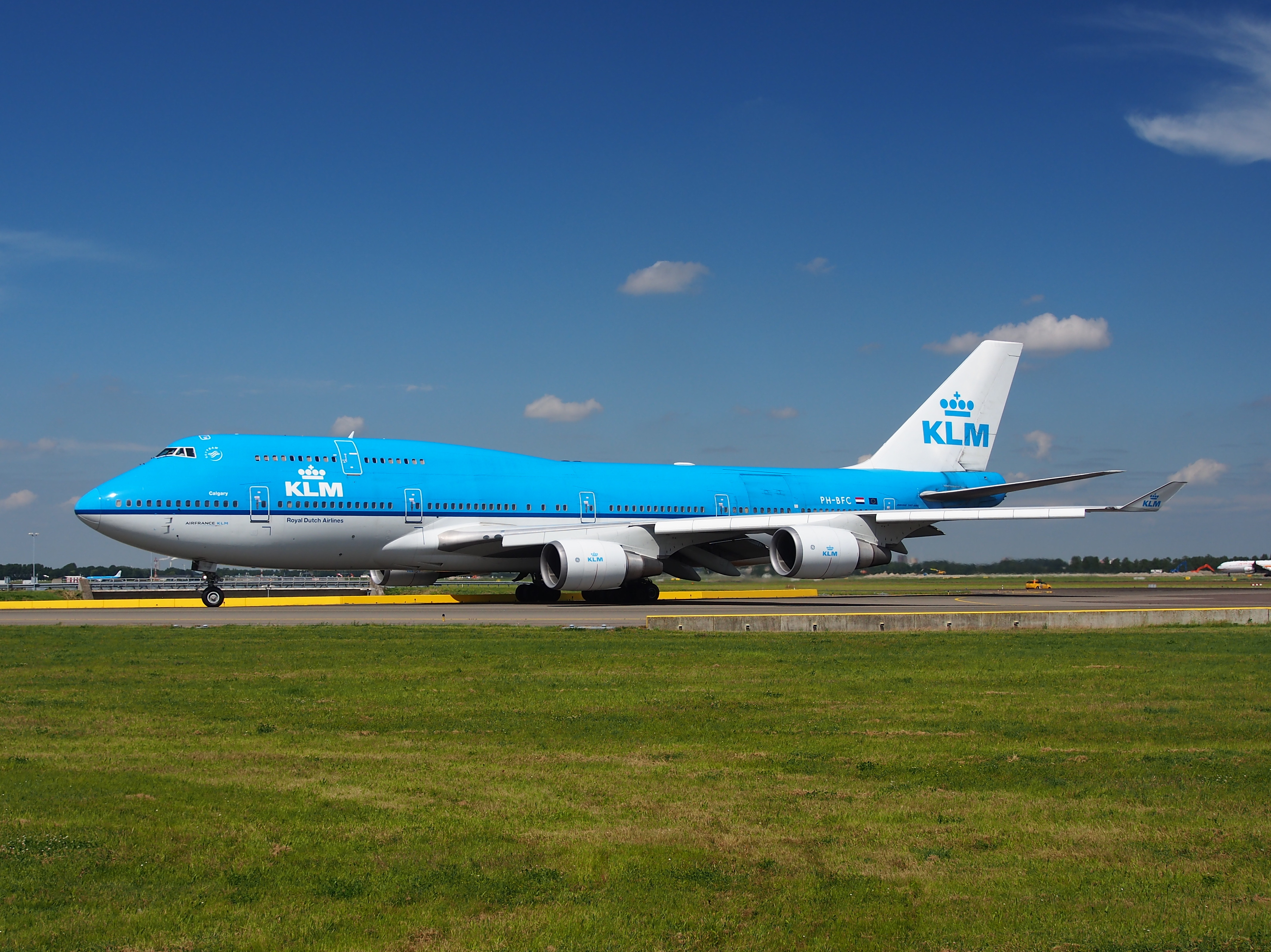 PH-BFC_KLM_Royal_Dutch_Airlines_Boeing_747-406%28M%29_taxiing_at_Schiphol_%28AMS_-_EHAM%29%2C_The_Netherlands%2C_18may2014%2C_pic-6.JPG