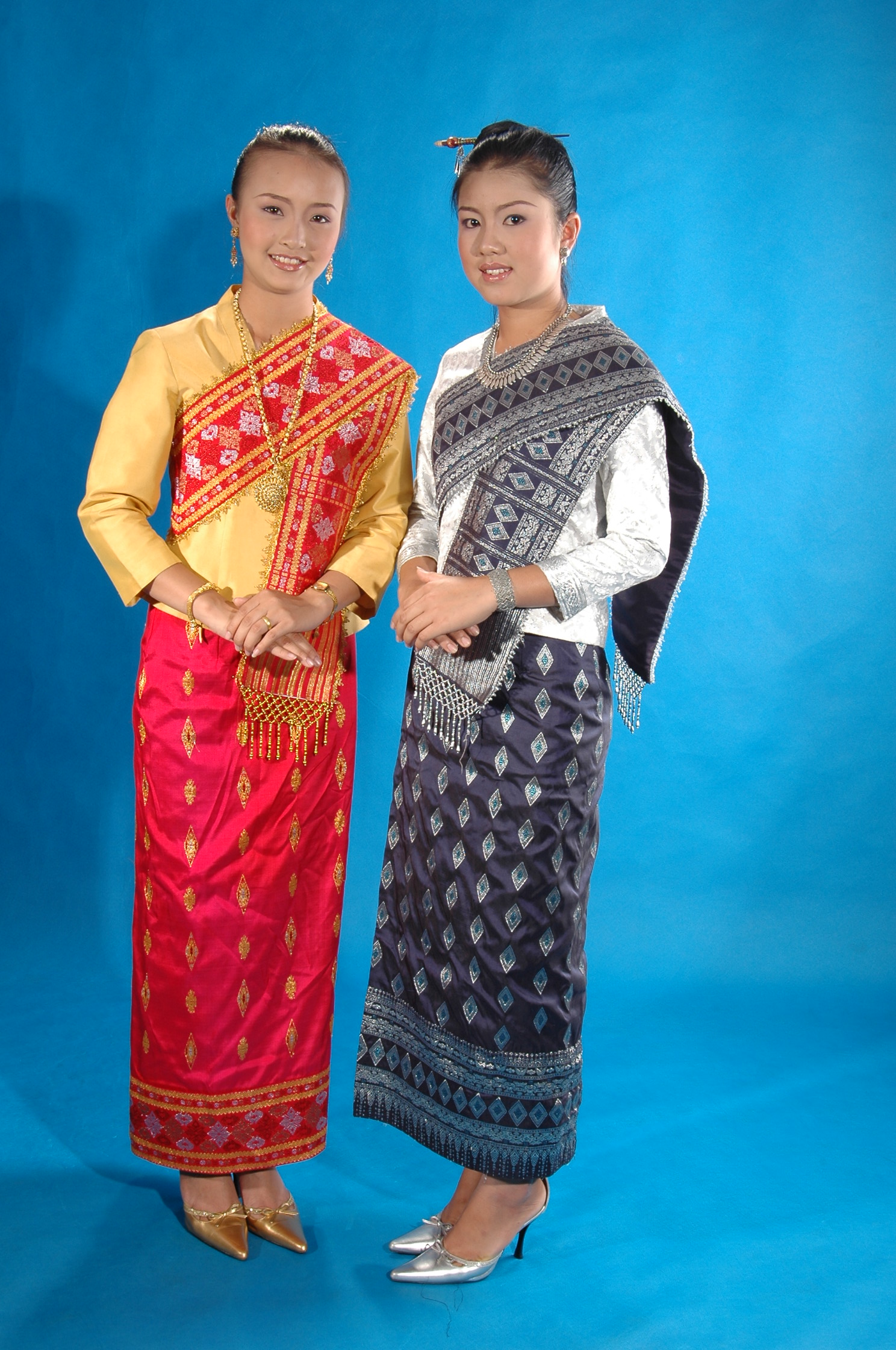 Phuan_Girls.JPG