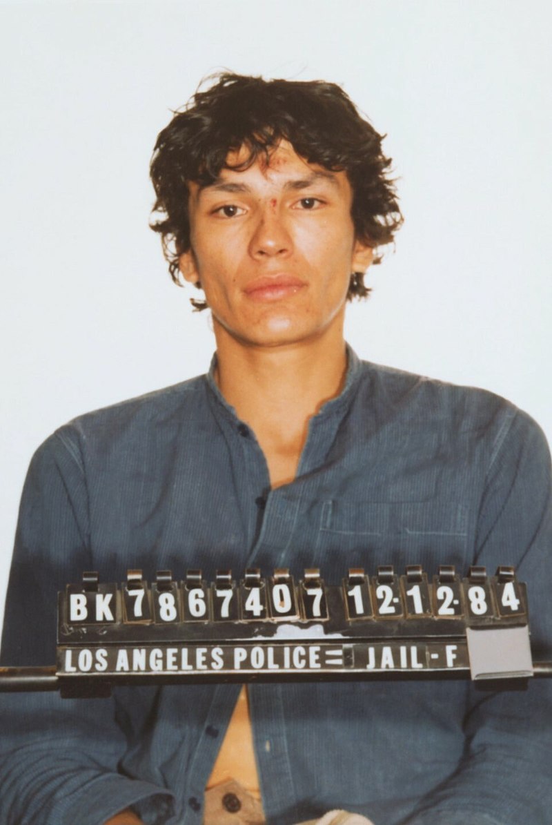 800px-Richard_Ramirez_1984_mug_shot.jpg