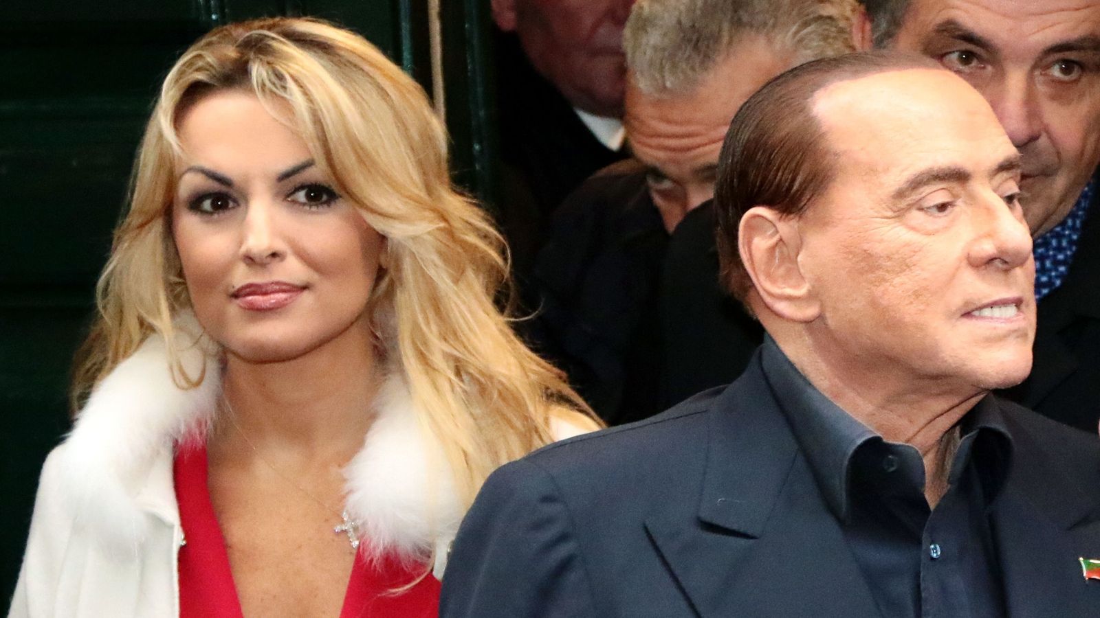 skynews-silvio-berlusconi-francesca-pascale_4938949.jpg