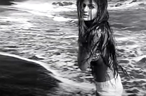 Helena-Christensen-bikini-youtube-embed-2.jpg