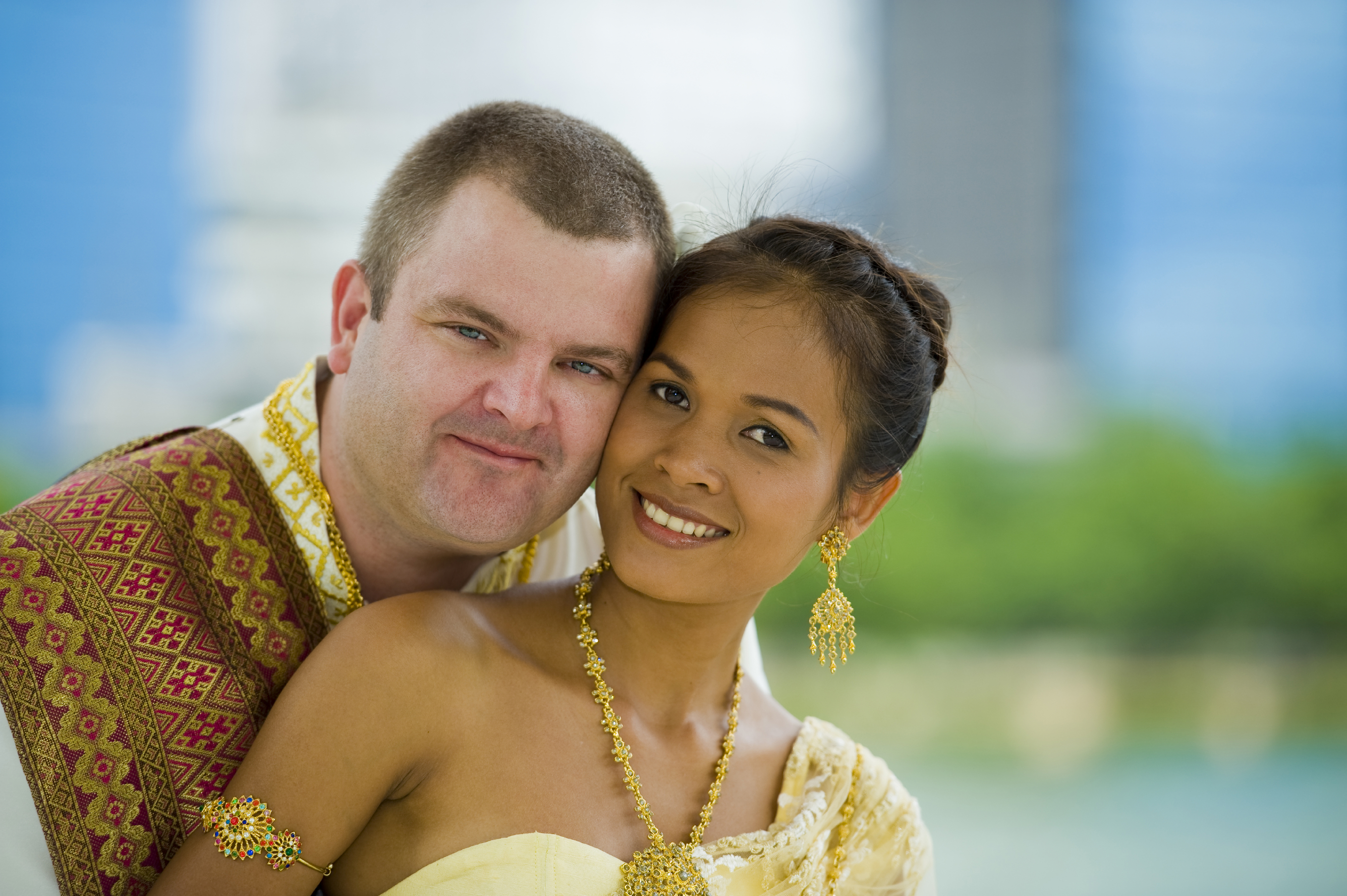 [Image: man-and-thai-woman2.jpg]