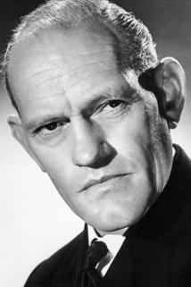 harry-andrews.jpg