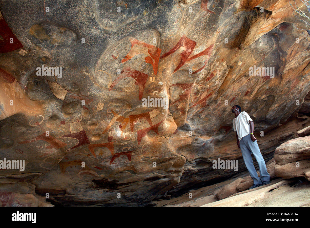 cave-paintings-in-lass-geel-caves-somaliland-somalia-B4NMDA.jpg