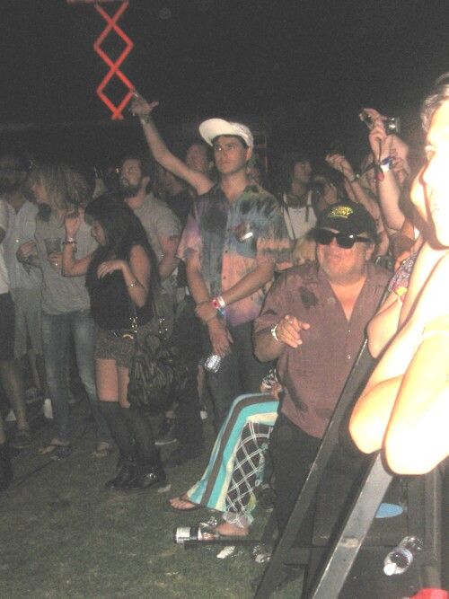 b9d3ef160012c24ae251f27faa84aadb--ezra-koenig-danny-devito.jpg