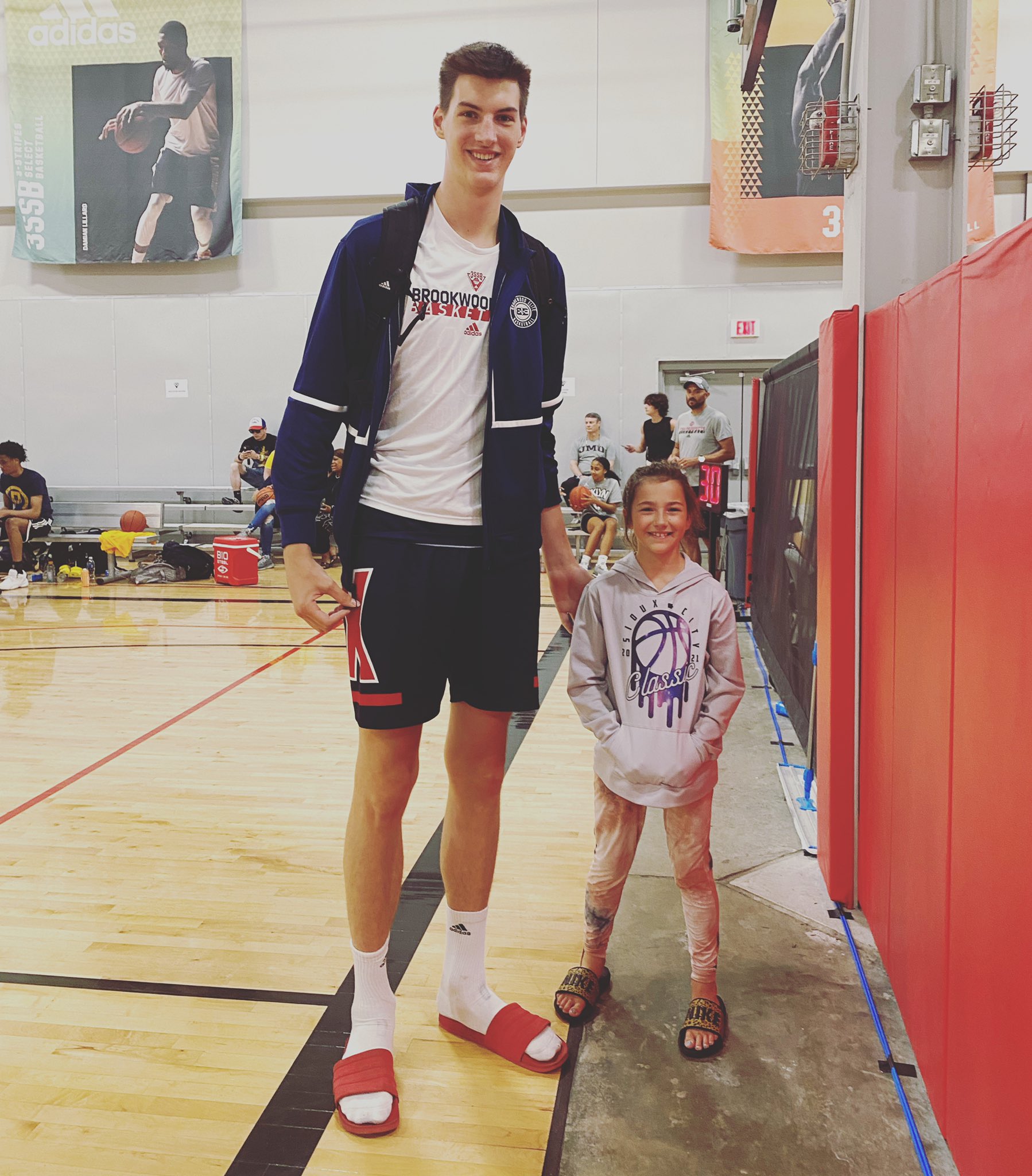 E6oEC1cXoAM56Ox.jpg:large